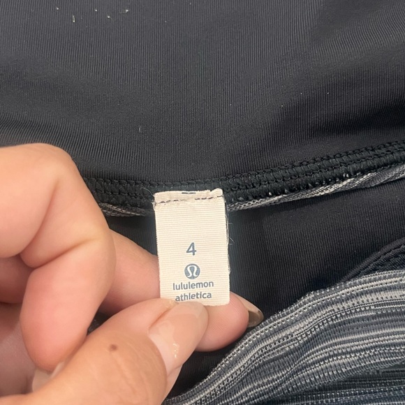 Lululemon Cropped Leggings - Picture 4 of 6